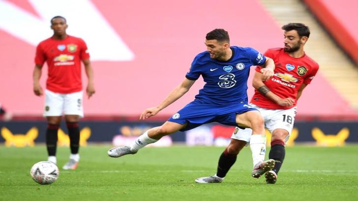 Matteo Kovacic tackles Bruno Fernandes